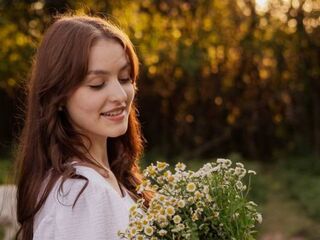 fingering webcamgirl GildedOlivia