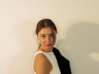 naked cam girl masturbating with vibrator HilaryMcgrath
