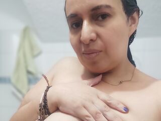 camslut video IbannaBely