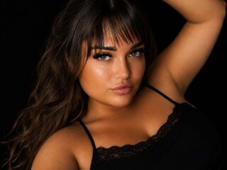 cam girl masturbating with sextoy IzabellaBum
