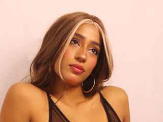 masturbating webcamgirl JadeKeim