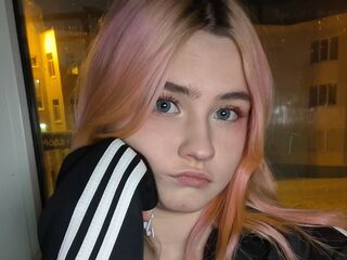 camslut masturbating JanenePreyer