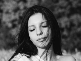 topless cam girl JanettaVanhove