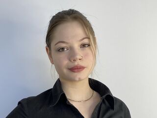 streaming live cam JanuaryBuswell