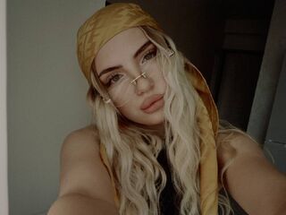 girl topless JessieFord