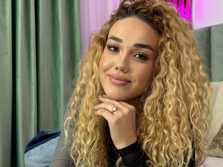 girl shaving pussy JessyJill