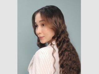 camslut fingering shaved pussy JuliaPepe