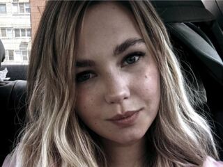 cam girl spreading pussy KandyWeiss