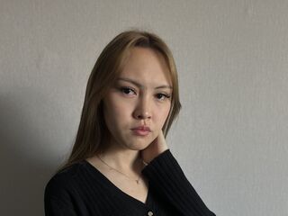 camgirl masturbating with sex toy KatrinaMogle