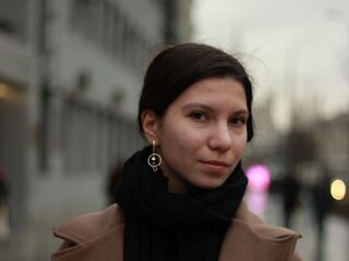 topless webcam girl KiraReddel