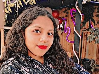 masturbating cam girl KyraFade