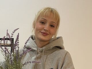 hot webcam video KyungMikes