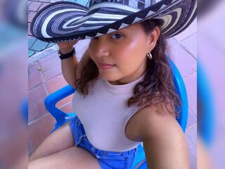 live webcam performer LauraPhol