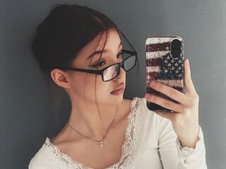 naughty cam girl masturbating with dildo LavoneKnable