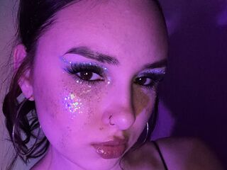 topless cam girl LeandraJellison