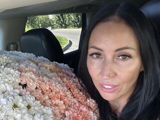 cam slut chat room LipaWild