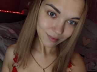 free video chat room LisaSnowy