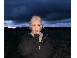 webcamgirl video chat LitaBloom