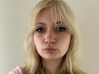 masturbating webcam girl LoisBrindamour