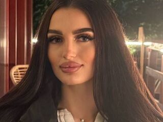 beautiful girl LucretiaBonnoitt