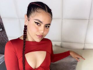 camgirl showing tits MadisonCherry