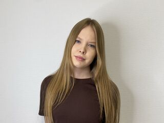 cam girl masturbating with sextoy MariSeason