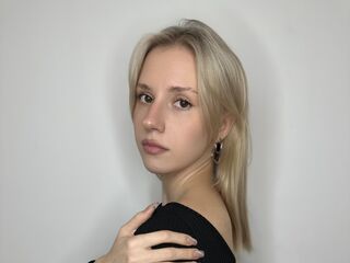 hot cam girl masturbating with dildo MarlaPankake