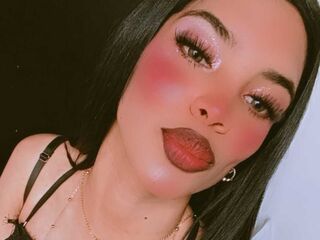 nude webcamgirl pic MeliRoots