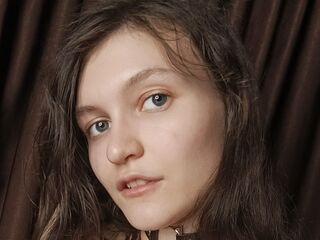 camgirl playing with dildo MillieStrife
