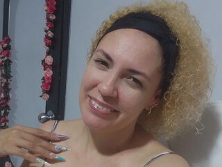 naughty camgirl picture MireyaVidal