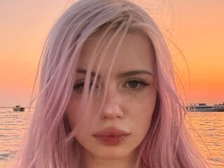 cam strip tease NelidaTidd