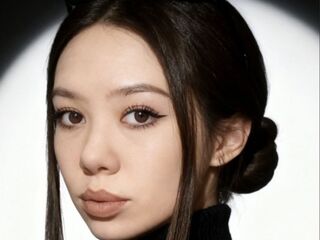 hot cam girl masturbating with sextoy NeomiMesker