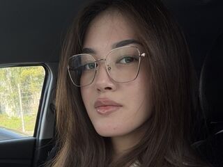 masturbating webcamgirl NikiMyles
