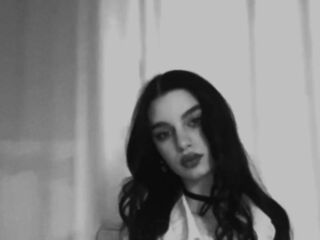 cam girl playing with dildo NildaMettling