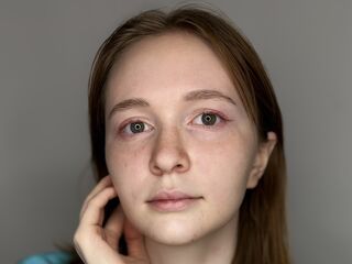 cam girl chatroom NishaDambrosi