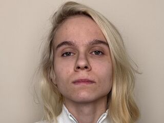 shaved pussy cam PoulaShade