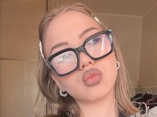 porn cam SaraBaier