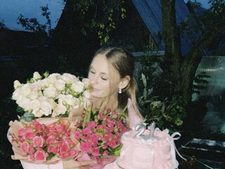 voyeur cam SharlynHazelton