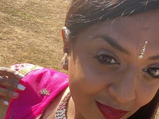camwhore masturbating with sextoy ShivaniJohal