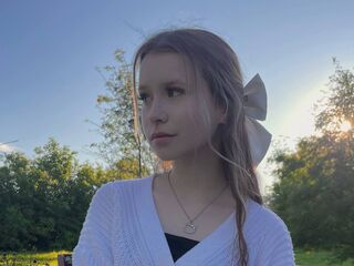 nude webcamgirl SophieBannington