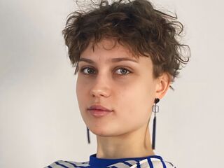 camwhore masturbating with sextoy TheolaTunison