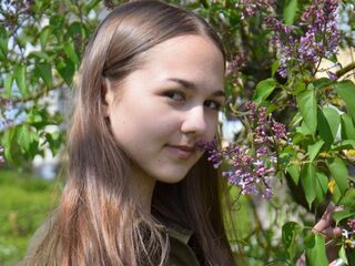 nude camgirl picture TristaArron