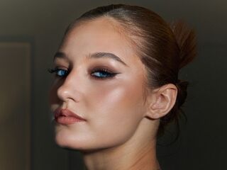 naked cam chatroom VerniaGrenon